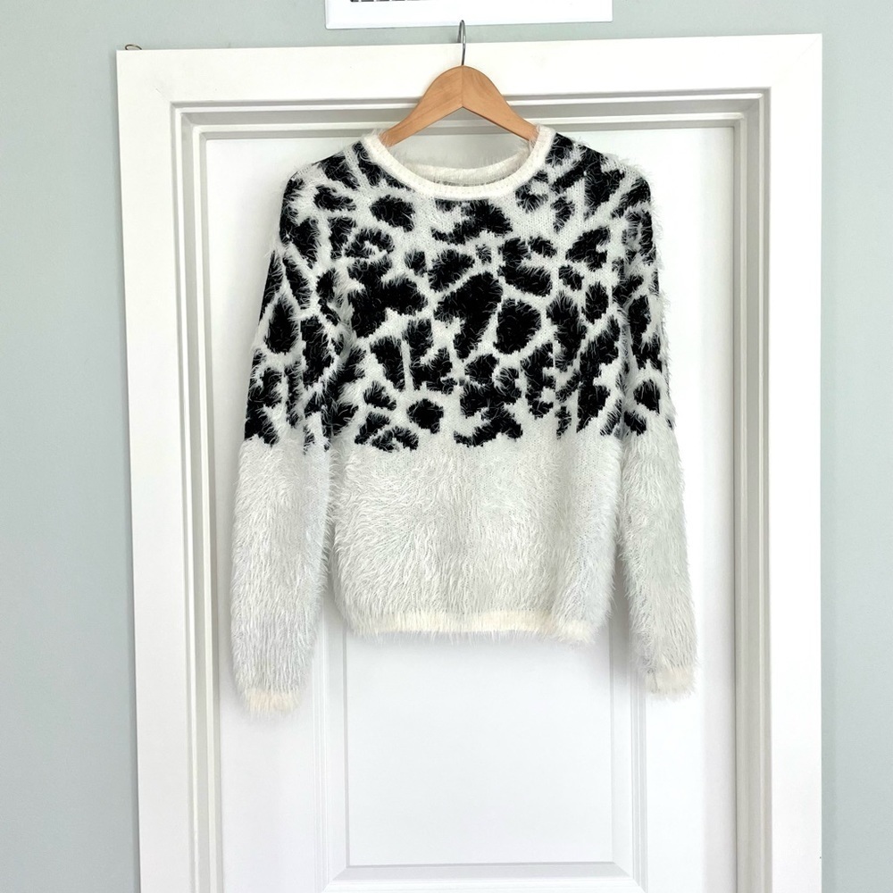 Forever 21 Animal Print Fuzzy Sweater S